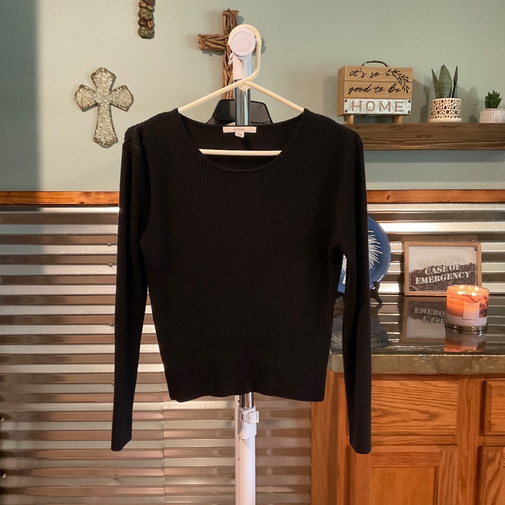 Ribbed Form Fitting Sweater